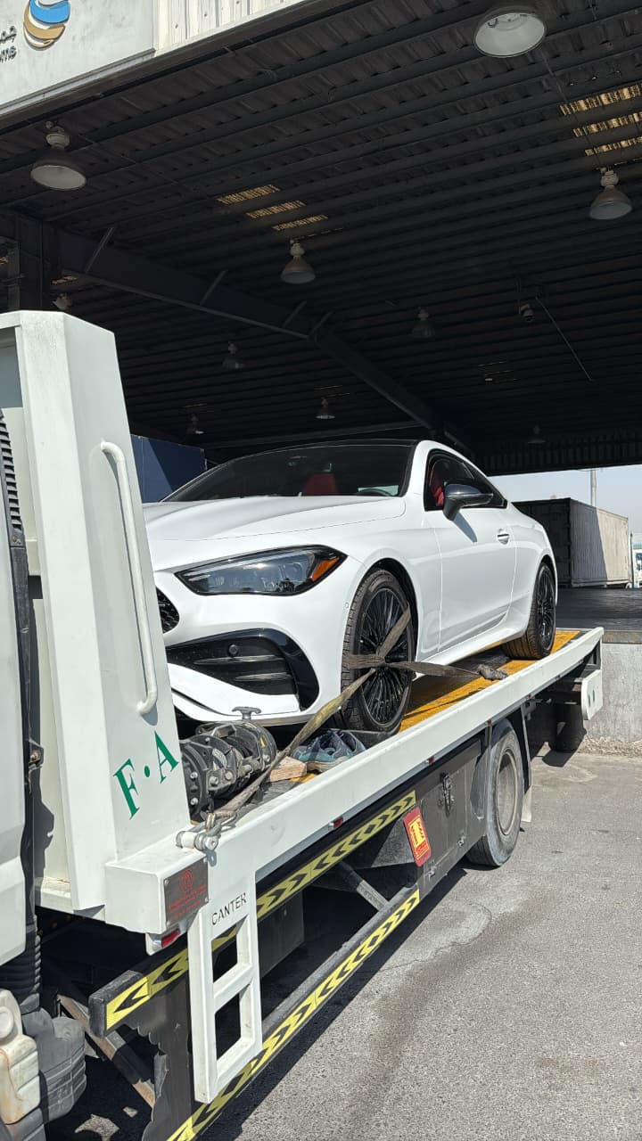 Mercedes Sports Car Towing
